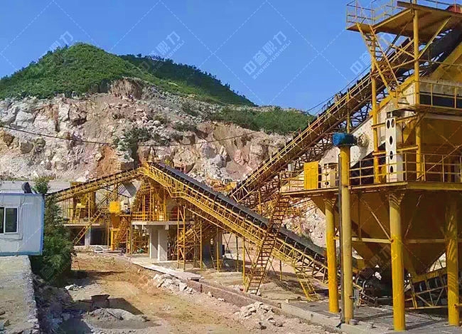 開采石頭加工現(xiàn)場