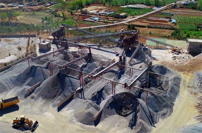 時(shí)產(chǎn)300噸石料生產(chǎn)線(xiàn)設(shè)備