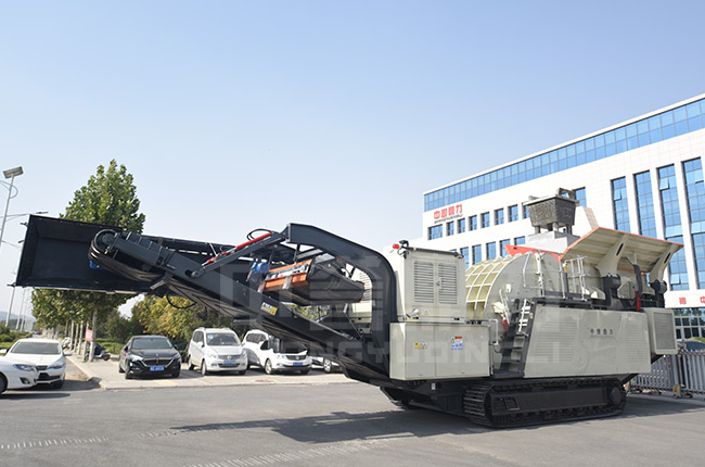 淺談時(shí)產(chǎn)200噸移動(dòng)式破碎機(jī)多少錢(qián)一臺(tái)? 淺談時(shí)產(chǎn)200噸移動(dòng)式破碎機(jī)多少錢(qián)一臺(tái)?